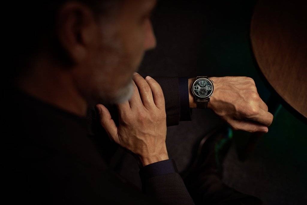 A. Lange & Söhne presenta el Zeitwerk Honeygold “Lumen“