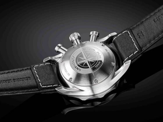 El Junghans Meister Pilot da un paso adelante y un paso atrás