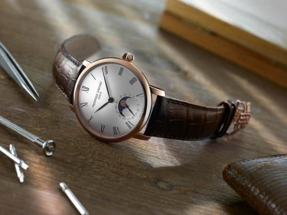 ¿Que hace al Frédérique Constant Slimline Moonphase Manufacture «atemporal»?