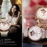 Izquierda: Inès Sastre - Derecha: Ladies Automatic «World Heart Federation» modelos FC-310WHF2PD2B3 y FC-310WHF2PD4B3 de Frédérique Constant