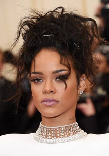 Rhianna luciendo joyería de Jacob & Co en la Gala MET 2014
