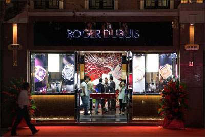 Roger Dubuis anuncia la apertura de su primera Boutique en China