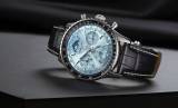 El nuevo cronógrafo con calendario perpetuo Navitimer B19 azul hielo de Breitling