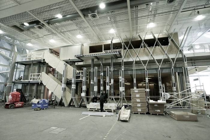 El nuevo stand de Corum en construcción
