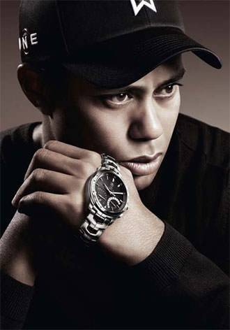 TAG Heuer respalda al embajador de la marca Tiger Woods