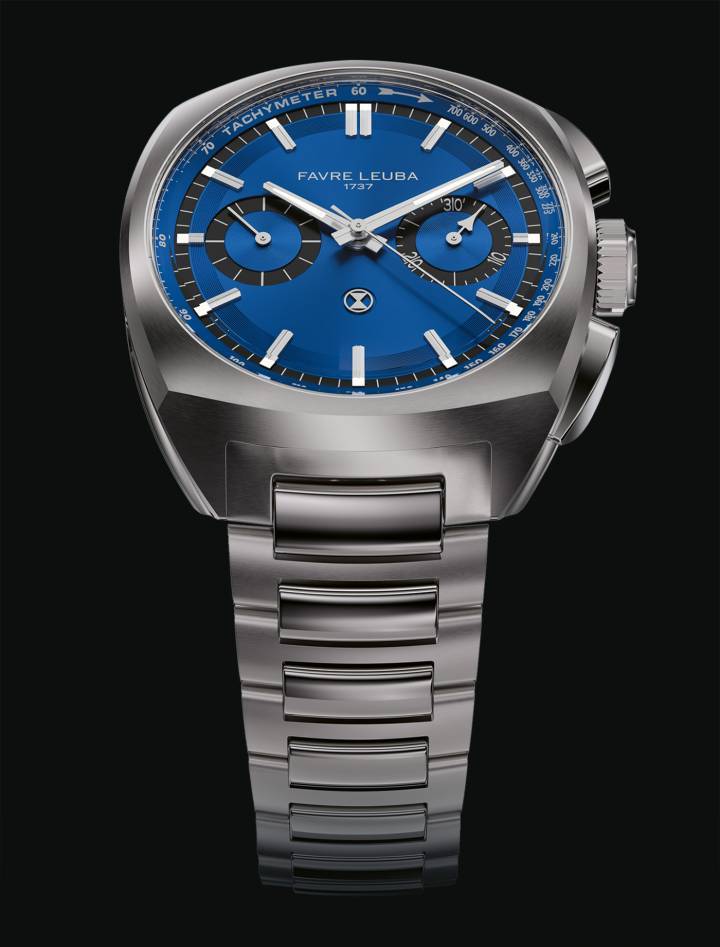 El nuevo Chief Chronograph de Favre Leuba conserva los elementos de diseño distintivos del reloj de los años 70 que se muestra a continuación, incluida la caja “cojín” de inspiración vintage, pero actualizada con una estética deportiva y contemporánea. Está equipado con el movimiento de cronógrafo La Joux-Perret L113.