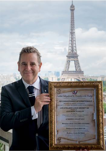 Jean-Marie Schaller con el premio IIPP para los Ateliers Louis Moinet