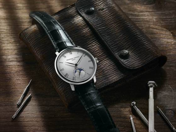 ¿Que hace al Frédérique Constant Slimline Moonphase Manufacture «atemporal»?