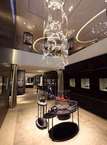 Montblanc International inaugura su Boutique en París