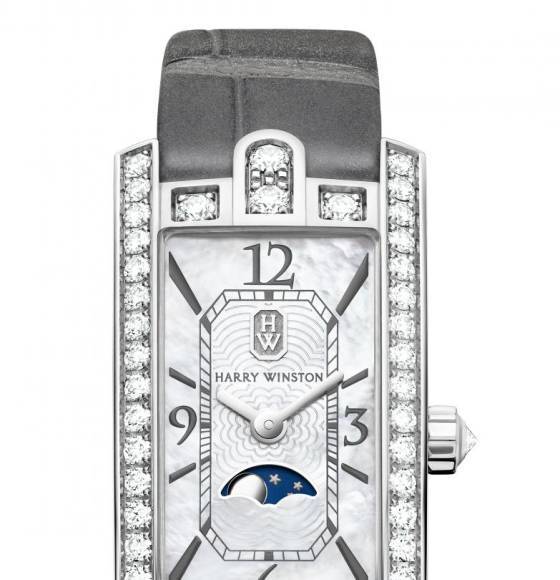 EL TAMAÑO NO LO ES TODO EN EL HARRY WINSTON AVENUE C MINI MOON PHASE