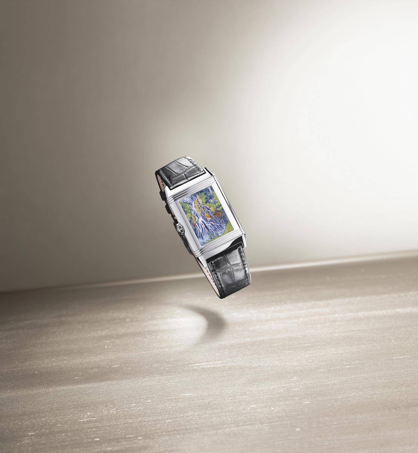 el sutil Reverso Tribute Enamel Hokusai de Jaeger-LeCoultre