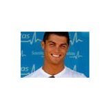 Cristiano Ronaldo aterriza en Madrid luciendo un deLaCour Bichrono