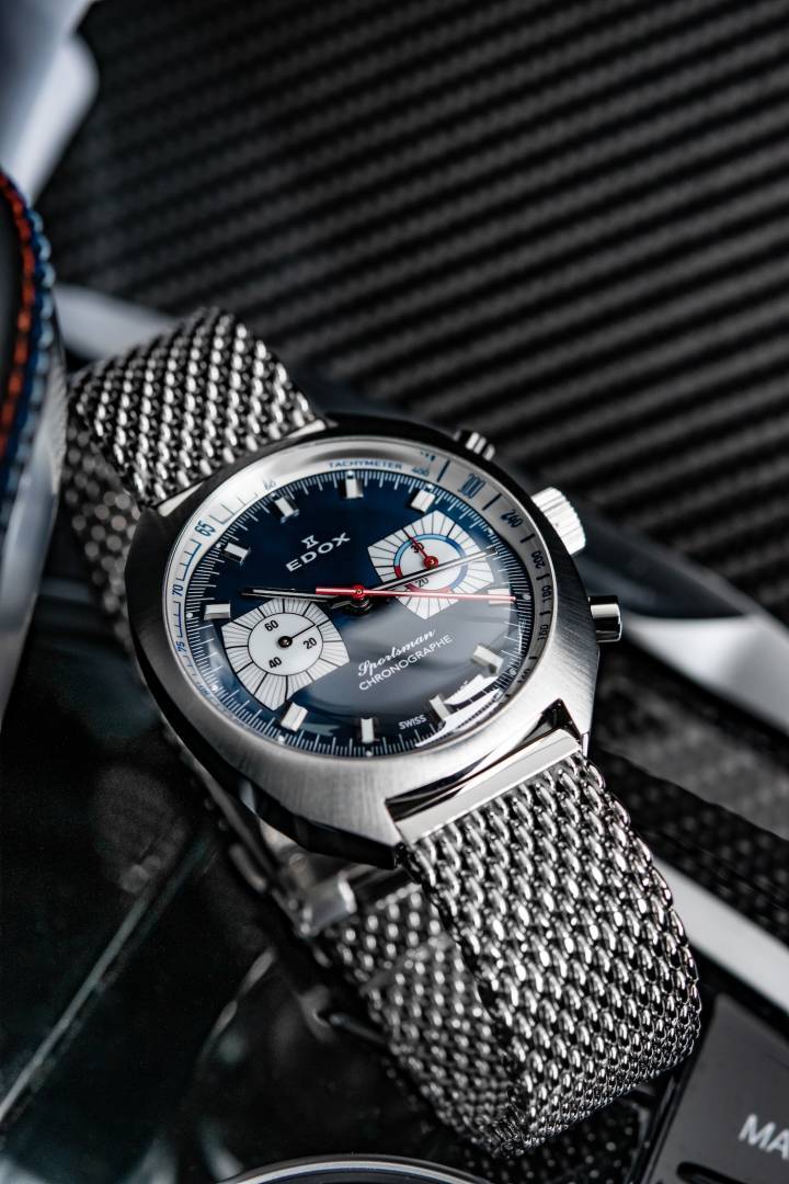 La década de 1970 fue una época dorada para los deportes de motor. Para su aniversario, Edox ha lanzado un Sportsman Chronograph Automatic de 41 mm, inspirado en un modelo de 1972.