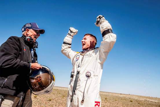 El Zenith Stratos se Convierte en el Primer Reloj en Romper la Barrera del Sonido en el Espacio Cercano con Felix Baumgartner