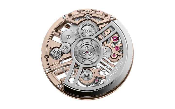 Lanzado por primera vez en 2022 con motivo del 50 aniversario del Royal Oak, el Calibre 2972 ​​combina un mecanismo de cuerda automática con un tourbillon volante. Su arquitectura calada, altamente estilizada y de múltiples capas, ha sido diseñada para ofrecer simetría y al mismo tiempo crear un efecto 3D único. Enviar comentarios