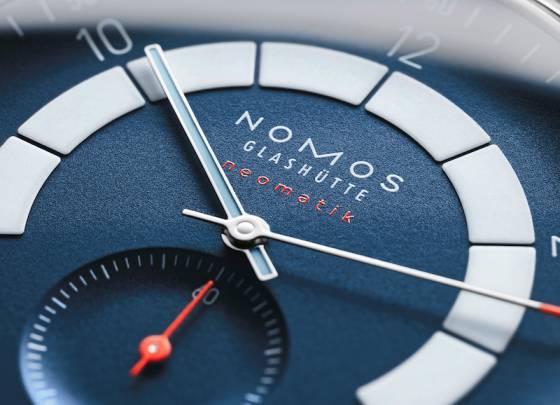 NOMOS Glashütte se vuelve deportiva con el nuevo reloj neomatik «Autobahn»