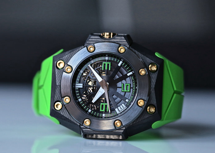 Oktopus Double Date Carbon - Green de Linde Werdelin