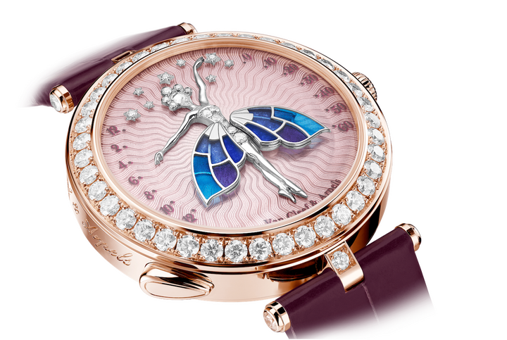 Nacida en 2013 y ganadora del Lady's Complication Prize en el GPHG del mismo año, la Lady Arpels Ballerine Enchantée refleja una de las principales fuentes de inspiración de la marca: la danza. Bajo demanda, la figura indica las horas y los minutos levantando los brazos.