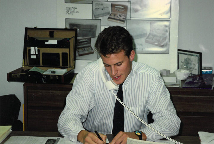 En 1988, a Simon Wolf, que acababa de unirse a la empresa familiar, se le asignó la delicada misión de conquistar el mercado Norteamericano. Tres décadas después, la sede de la compañía se encuentra en Los Ángeles.