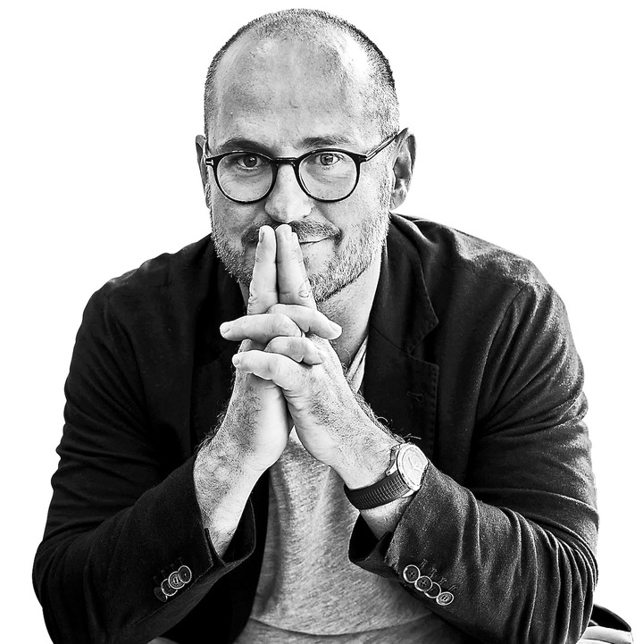  Gian Bochsler es un empresario Suizo activo en fintech. En 2014 fundó Bity.com, antes de unirse a Dfinity dos años después, una empresa de computación en la nube basada en blockchain cuyo objetivo es desarrollar la «Internet Computer» descentralizada. También creó el fondo Archery Blockchain.